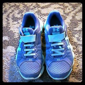 Kids size 1.5 Under Armour sneakers